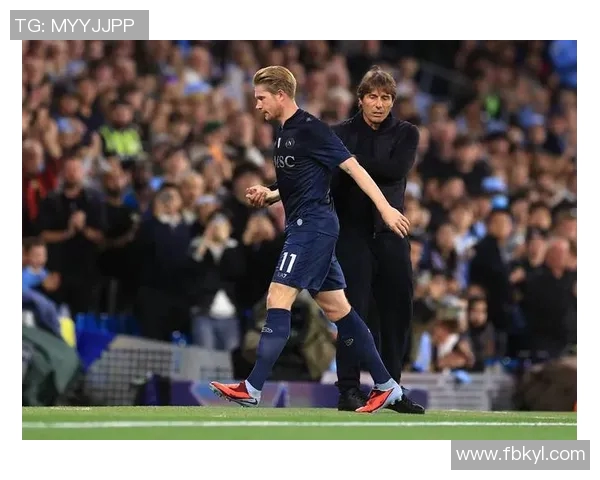 德布劳内赛场爆发小插曲，裁判如何处理？